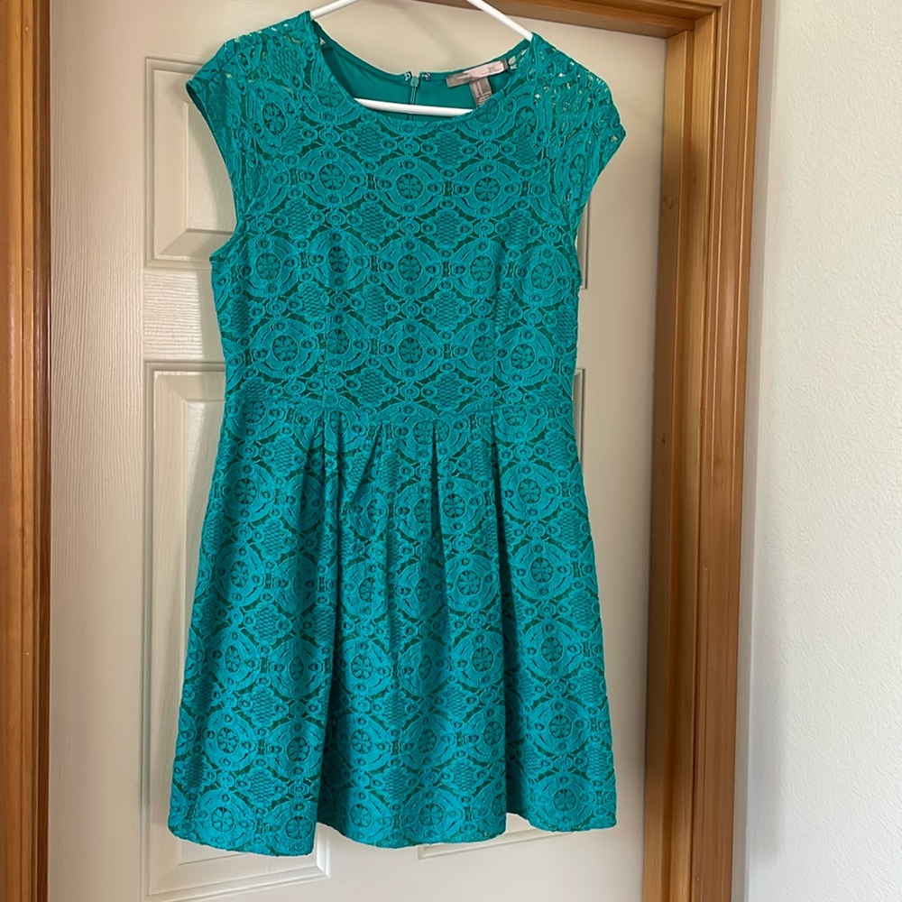 Boho style. Green lace. Fit flare. XXl contemporary dress. SZ M.